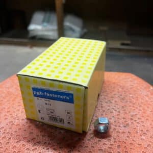 820.260 Pak Gegalv moeren  12 mm  100 st