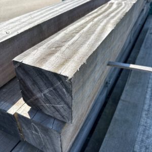 540.245 Antiparkeerpaal 140 x 140 mm L. 1.50 m